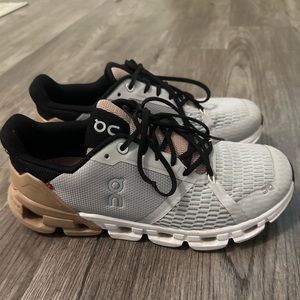 On Cloud Womens Cloudflyer